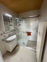 Bad mit Dusche - 