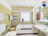 RE/MAX Immobilien DeLux Badezimmer - 