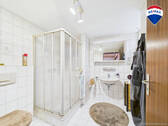 RE/MAX Immobilien DeLux Badezimmer UG - 