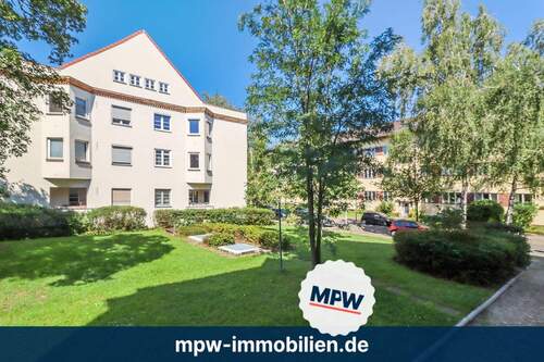 Aussicht Balkon - Wohnen im Westend: Wohnung mit Potenzial zum Verwirklichen