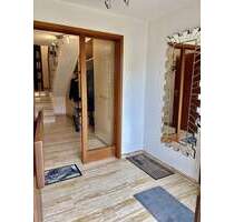 Gepflegte Doppelhaushälfte mit 2 separaten Wohneinheiten und Studio in ruhiger Lage, 30er Zone - Böblingen