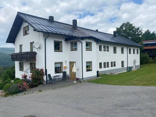 Hausansicht 3 - Frühstückspension - Mehrfamilienhaus Bayr. Wald Nähe Mauth