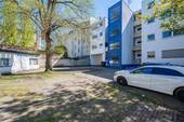 Hofansicht mit Lager und Haus - 2 Zimmer Mehrfamilienhaus, Wohnhaus zum Kaufen in Berlin