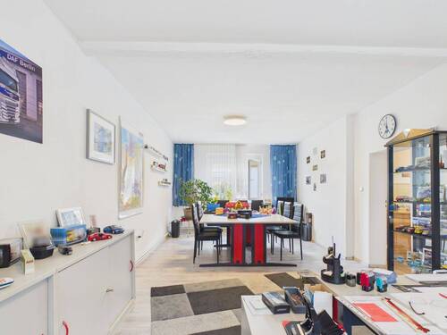 Wohnzimmer - Renovierungsbedürftiges Haus mit großem Grundstück und vielseitigen Möglichkeiten