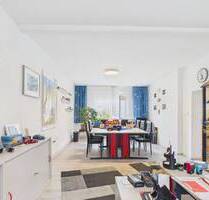 Renovierungsbedürftiges Haus mit großem Grundstück und vielseitigen Möglichkeiten - Berlin Altglienicke