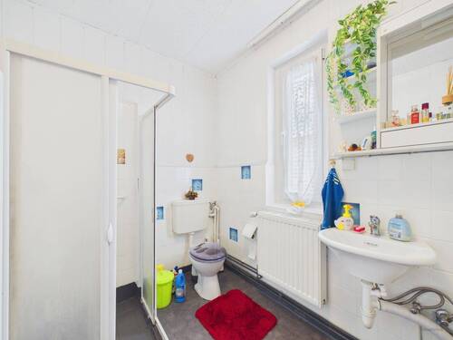Badezimmer - Einfamilienhaus mit 80,00 m&sup2; in Berlin zum Kaufen