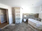 Badezimmer - Mehrfamilienhaus, Wohnhaus mit 263,00 m&sup2; in Brilon - Madfeld zum Kaufen