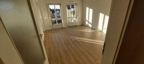 1000007536.jpg - Freundliche 2-Zimmer-Wohnung mit Loggia in Chemnitz