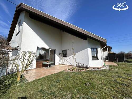 26-CPVH-38 - Gepflegter Bungalow mit ausbaufähigem Dachgeschoss in Feldrandlage - perfekt für Familien und Paare