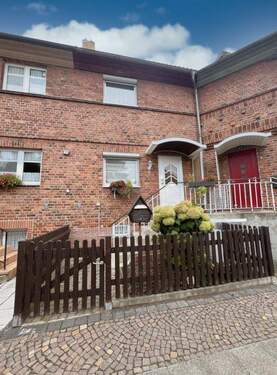 RMH Hauseingang Vorgarten - RMH EFH mit Terrasse, Garten, Garage in LeipzigMockau