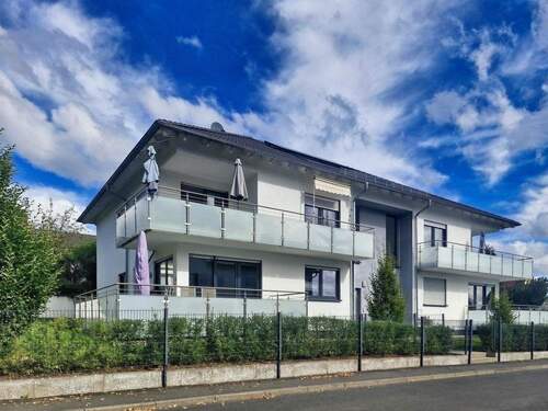 Hausansicht - Attraktive 4-ZKB-Wohnung mit traumhaft großen Balkon in Top-Lage von Kassel-Jungfernkopf