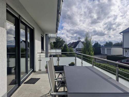 Balkon - 4 Zimmer Etagenwohnung zur Miete in Kassel
