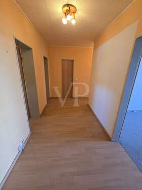 Eingangsflur - 3 Zimmer Etagenwohnung in Wolfenbüttel / Fümmelse