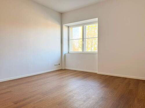 Geräumiges Schlafzimmer - 2 Zimmer Etagenwohnung zur Miete in Leipzig