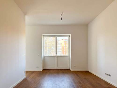 Lichtdurchflutetes Wohnzimmer - 