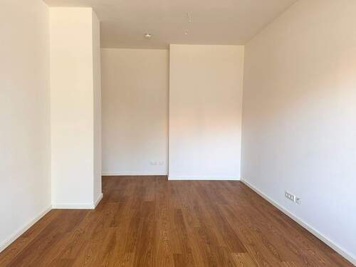 Lichtdurchflutetes Wohnzimmer - 