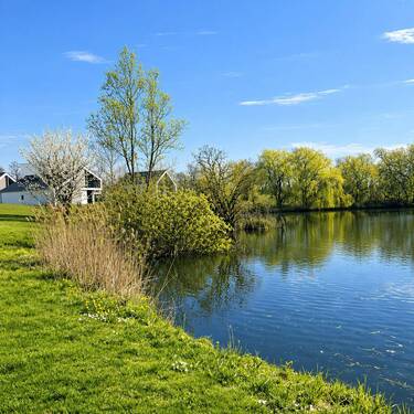 Blick auf die Häuser - Terrassenwohnung mit 54,00 m&sup2; in Göhren-Lebbin zum Kaufen