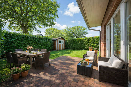 Terrasse_Sommer - 5 Zimmer Doppelhaushälfte zur Miete in Elmshorn