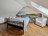 DG-Wohnung Zimmer im Spitzboden - 