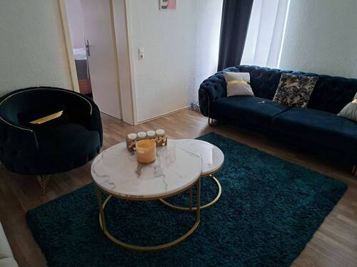 Wohnzimmer - 3 Zi. Wohnung für nette Mieterin nur mit Einkommensnachweis !