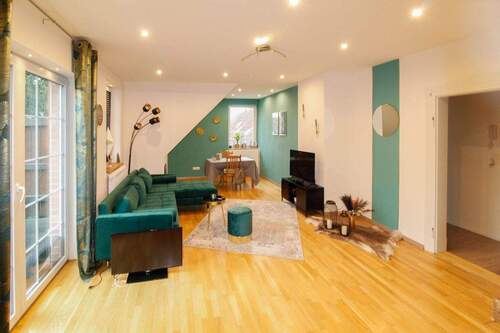 Wohnzimmer WHG. 2 - 9 Zimmer Mehrfamilienhaus, Wohnhaus in Südheide