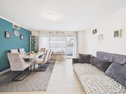 Wohnzimmer - 3-Zimmer Wohnung mit Potenzial in gut angebundener Lage