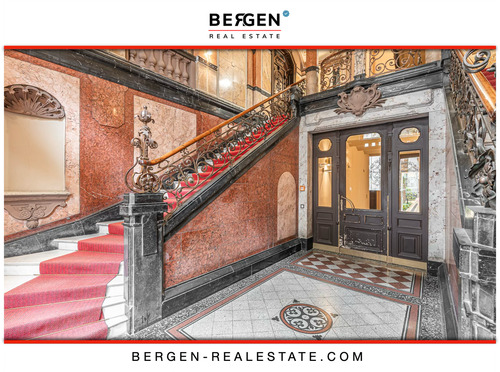 12 - Prunkvoller 5-Zimmer-Altbau mit Balkon und Loggia in Charlottenburg