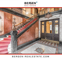 Prunkvoller 5-Zimmer-Altbau mit Balkon und Loggia in Charlottenburg - Berlin