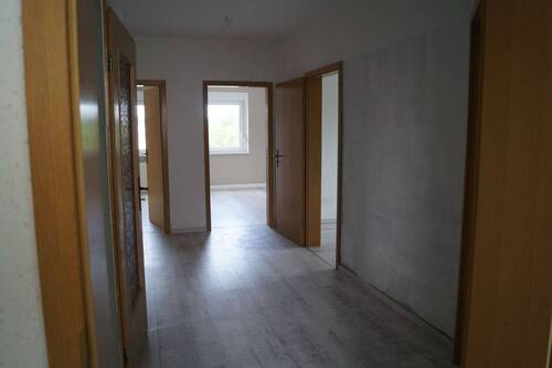 Flur - 4 Zimmer Etagenwohnung zur Miete in Delitzsch
