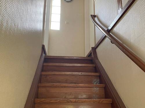 Treppenhaus! - Mehrfamilienhaus, Wohnhaus mit 136,00 m² in Mainz zum Kaufen