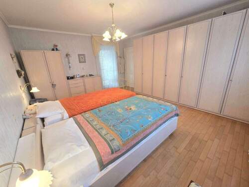 Schlafzimmer EG - 