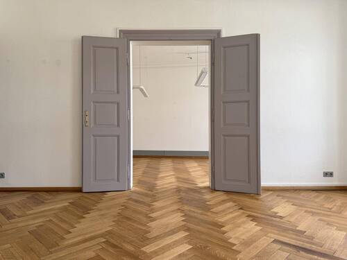 Büro mit Flügeltür - 