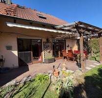 ANSPRECHENDE DOPPELHAUSHÄLFTE MIT LIEBEVOLLEM GARTEN IN NANDLSTADT