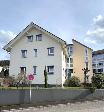 Westansicht - 1 Zimmer Mehrfamilienhaus, Wohnhaus in Oppenau