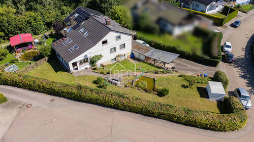 Vogelperspektive - Doppelhaushälfte mit großem Garten in ruhiger Wohnlage