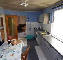 großes Grundstück und Haus für große Familie mit Doppelgarage, Werkstatt, Nutzgarten - Riedenheim