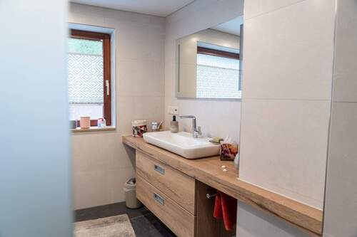 Badezimmer EG Hauptgebäude - 