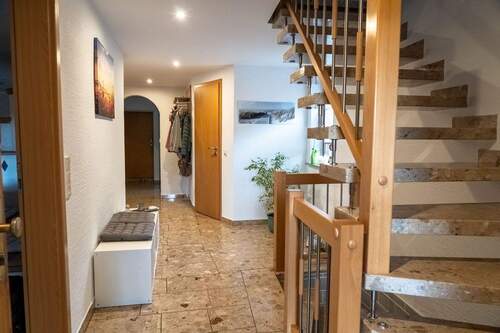 Eingangsbereich Hauptgebäude - Mehrfamilienhaus, Wohnhaus mit 400,00 m&sup2; in Kirchheim zum Kaufen