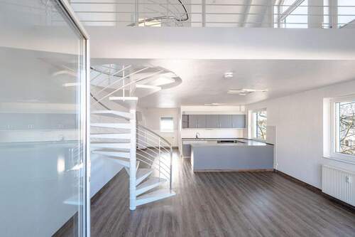 Raumansicht von der Loggia - 