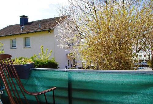 Balkon mit Aussicht ins Grüne - 