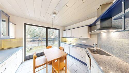 Küche im EG - Einfamilienhaus mit 248,00 m² in Höchberg zum Kaufen