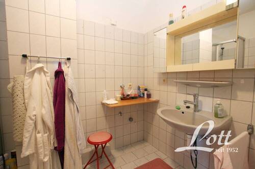 Badezimmer im Dachgeschoss - 