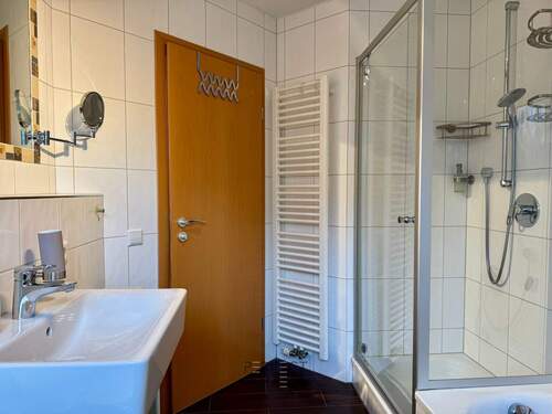 Bad - 3 Zimmer Terrassenwohnung zum Kaufen in Obersulm