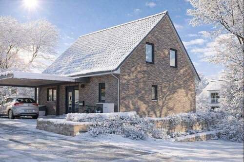 Straßenansicht - Wohntraum kaufen und individuell planen!