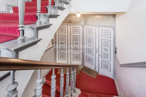 Treppenhaus - Einfamilienhaus zum Kaufen in Berlin