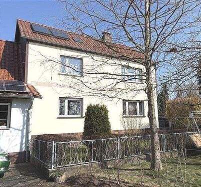 Außenansicht - EFH mit Garten in Roßleben - 130.000,00&nbsp;EUR Kaufpreis, ca.&nbsp; 140,00&nbsp;m&sup2;&nbsp;Wohnfl&auml;che