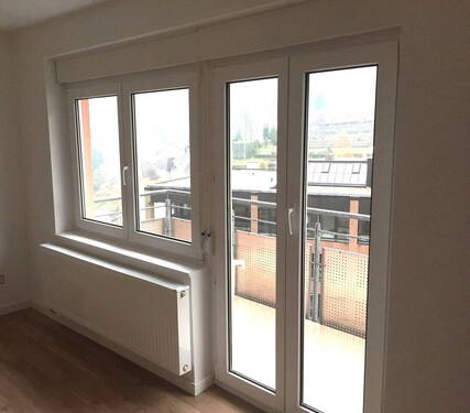 Wohnzimmer - Ausgang Balkon - 