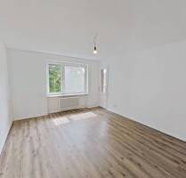 Geräumige 3-Zimmer-Wohnung mit EBK und BALKON - Rendsburg