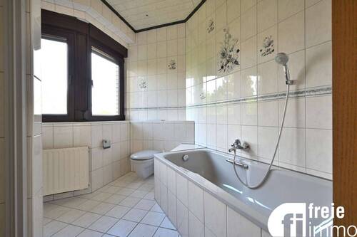 Bad Dachgeschosswohnung - 
