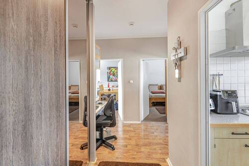 Flur - 2 Zimmer Etagenwohnung zum Kaufen in Berlin